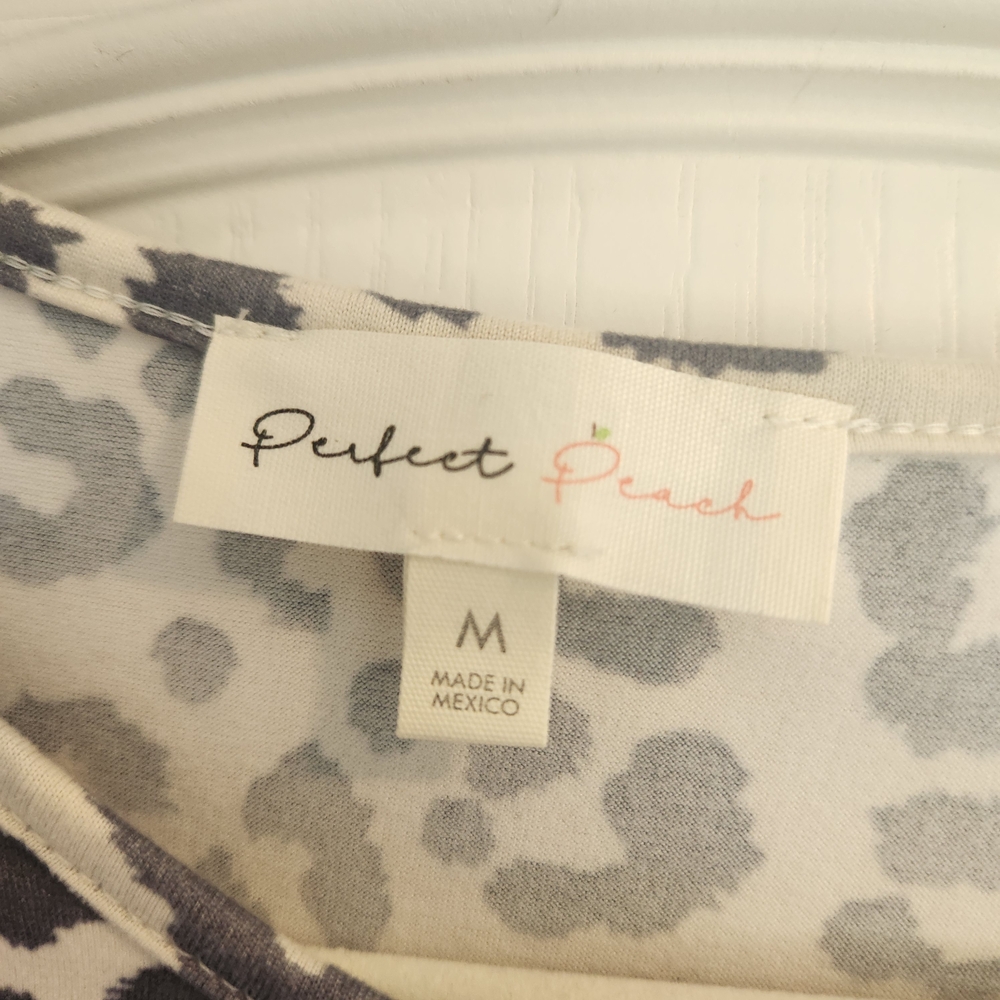 Leopard Print Ruffle Blouse - Picture 2 of 4